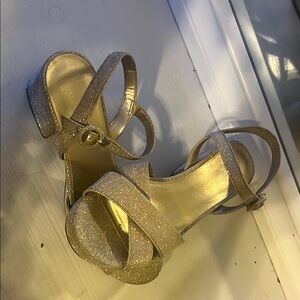 Elegant Gold Women's Sandals very classy wore once for prom